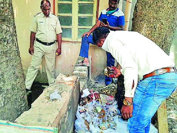 17 Punitive action against tobacco and kharra sellers | १७ तंबाखू व खर्रा विक्रेत्यांवर दंडात्मक कारवाई 17 Punitive action against tobacco and kharra sellers | १७ तंबाखू व खर्रा विक्रेत्यांवर दंडात्मक कारवाई