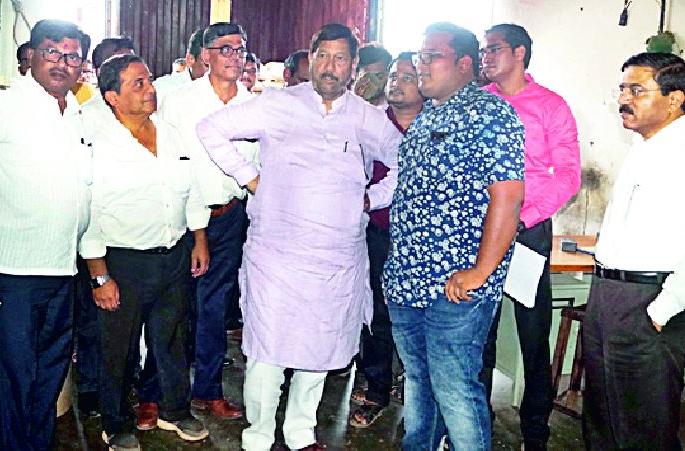 Immediately dispute the purchase order - Bapat | खरेदी केलेल्या धानाची लवकर भरडाई करा- बापट Immediately dispute the purchase order - Bapat | खरेदी केलेल्या धानाची लवकर भरडाई करा- बापट