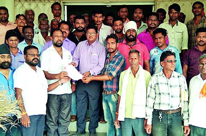 Do damage to the damaged damages | पावसाने झालेल्या धानाच्या नुकसानीचे पंचनामे करा Do damage to the damaged damages | पावसाने झालेल्या धानाच्या नुकसानीचे पंचनामे करा