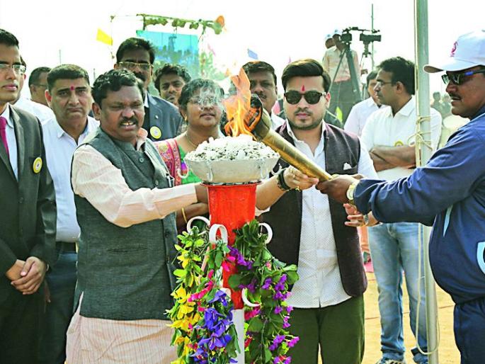 Show students the path of the game | विद्यार्थ्यांना खेळाचा मार्ग दाखवा Show students the path of the game | विद्यार्थ्यांना खेळाचा मार्ग दाखवा