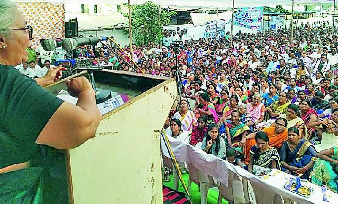 Remove breed breed for power | सत्तेसाठी जातीच्या सीमारेषा पुसा