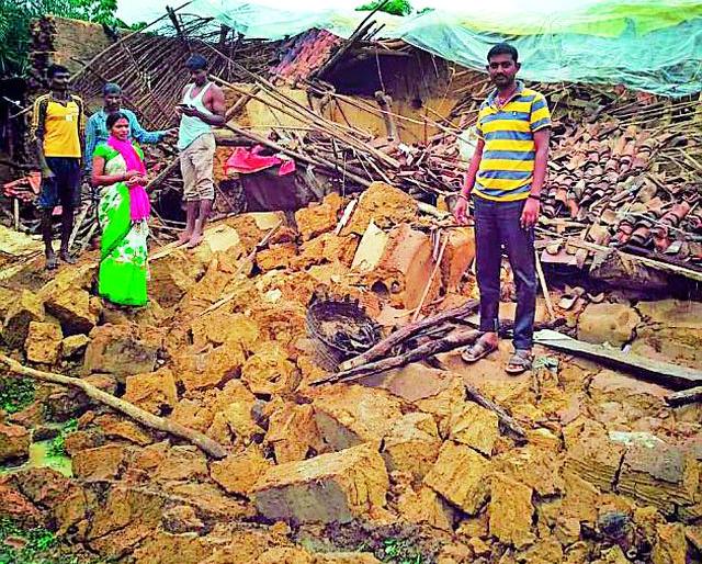 277 houses collapsing | २७७ घरांची पडझड