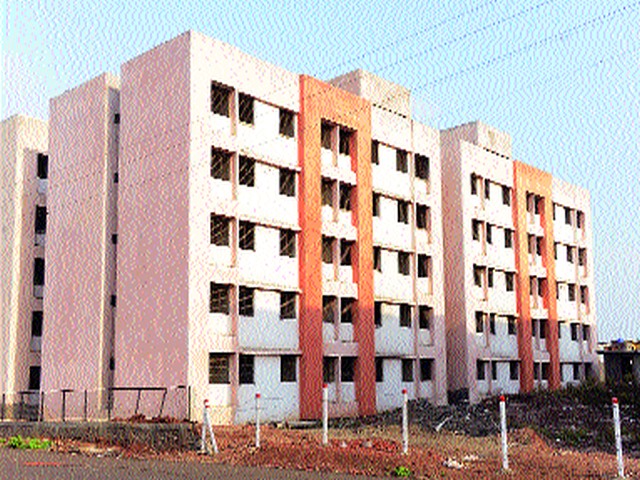 Municipality made tenants for homeowners! | महापालिकेने घरकुलधारकांना बनवले भाडेकरू!
