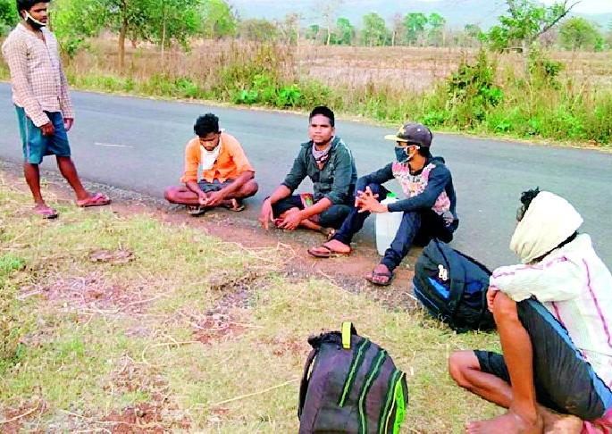 Take measures against outsiders | बाहेरून आलेल्यांवर उपाययोजना करा Take measures against outsiders | बाहेरून आलेल्यांवर उपाययोजना करा