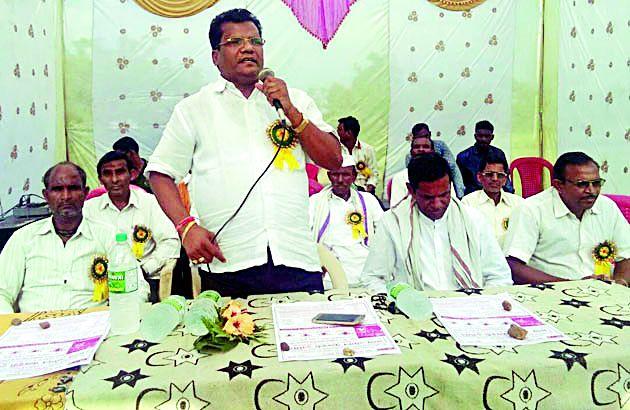 Government fails to provide employment to youth | युवकांना रोजगार देण्यात शासनाला अपयश Government fails to provide employment to youth | युवकांना रोजगार देण्यात शासनाला अपयश