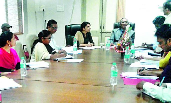 Work to enable the beneficiaries | लाभार्थ्यांना सक्षम बनविण्याचे काम करा