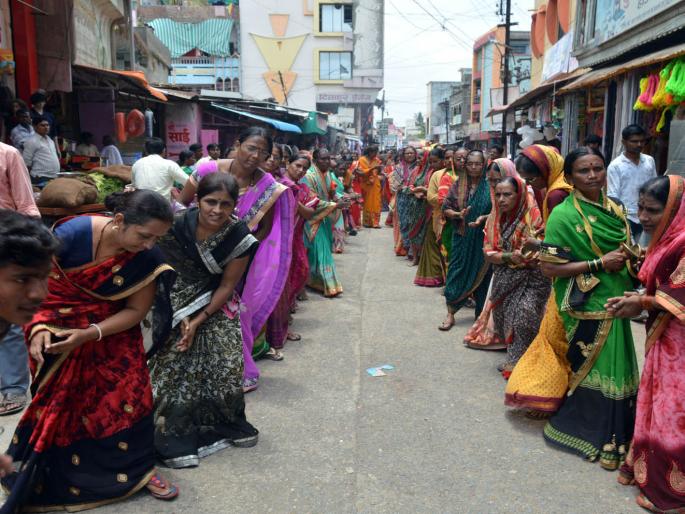  The crowd of devotees in Palakhi Sohal | पालखी सोहळ्यास भाविकांची गर्दी