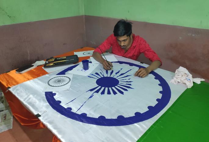 182-feet national flag by Jalna's youth | जालन्याचे युवक फडकवणार १८२ फुटांचा तिरंगा