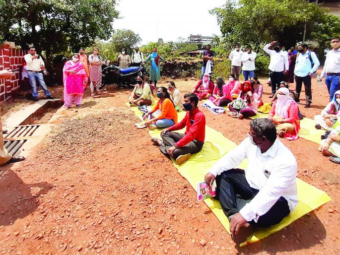 Parents call for hunger strike for online education | ऑनलाईन शिक्षणासाठी पालकांनी पुकारले उपोषण