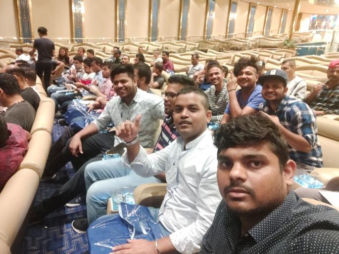 Sailors from Marella Discovery arrived at the port | मँरेल्ला डिस्कव्हरीचे नाविक पोचले बंदरावर Sailors from Marella Discovery arrived at the port | मँरेल्ला डिस्कव्हरीचे नाविक पोचले बंदरावर