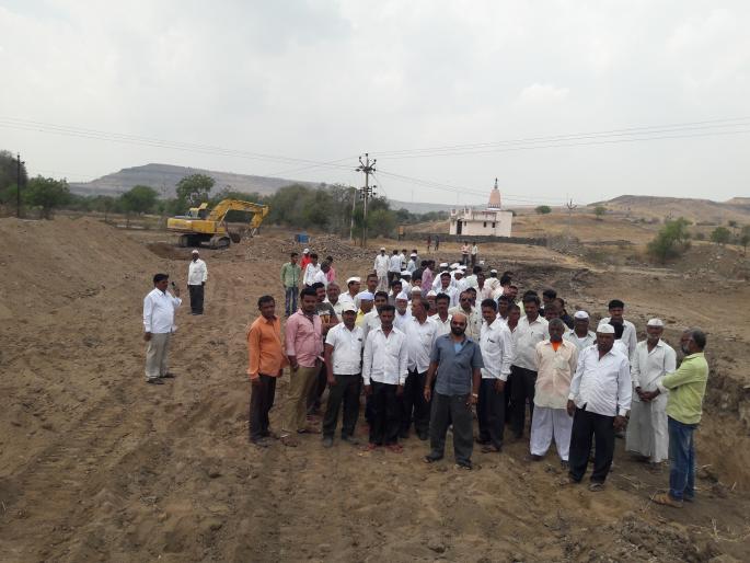 Vadjalkar stopped the work of Urmodi canal, the signal of agitation | सातारा : वडजलकरांनी उरमोडी कॅनॉलचे काम बंद पाडले, आंदोलनाचा इशारा Vadjalkar stopped the work of Urmodi canal, the signal of agitation | सातारा : वडजलकरांनी उरमोडी कॅनॉलचे काम बंद पाडले, आंदोलनाचा इशारा