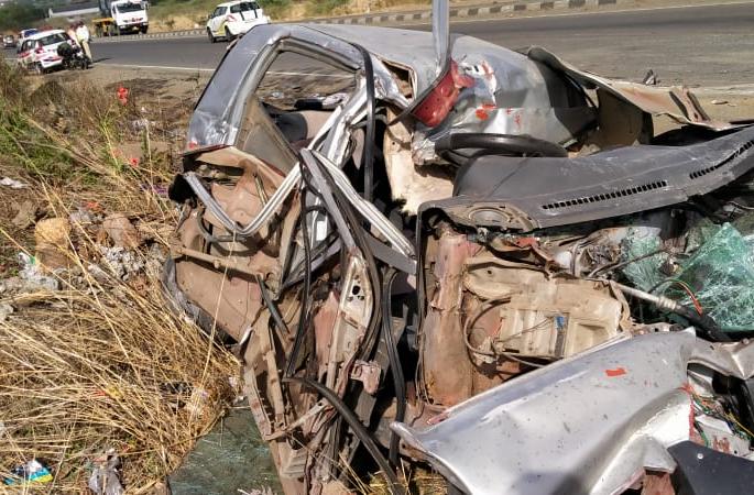 Father and son of Jalgaon Nimbayati die in an accident near Nagar | नगरजवळ जळगाव निंबायतीच्या पिता-पुत्राचा अपघातात मृत्यू Father and son of Jalgaon Nimbayati die in an accident near Nagar | नगरजवळ जळगाव निंबायतीच्या पिता-पुत्राचा अपघातात मृत्यू