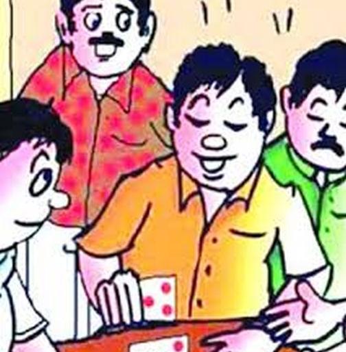 Four lakh items were seized from a gambling den at Prakasha | प्रकाशा येेथे जुगार अड्ड्यावर धाड टाकून चार लाखा मुद्देमाल जप्त Four lakh items were seized from a gambling den at Prakasha | प्रकाशा येेथे जुगार अड्ड्यावर धाड टाकून चार लाखा मुद्देमाल जप्त
