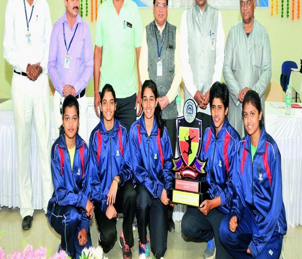 Rashtrasant Tukadoji Maharaj University won the title | राष्ट्रसंत तुकडोजी महाराज विद्यापीठाला विजेतेपद Rashtrasant Tukadoji Maharaj University won the title | राष्ट्रसंत तुकडोजी महाराज विद्यापीठाला विजेतेपद