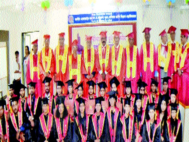 Graduation at Satana College | सटाणा महाविद्यालयात पदवीदान Graduation at Satana College | सटाणा महाविद्यालयात पदवीदान