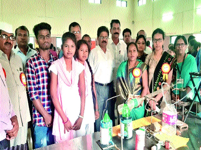 Starts science show | विज्ञान प्रदर्शनास प्रारंभ Starts science show | विज्ञान प्रदर्शनास प्रारंभ
