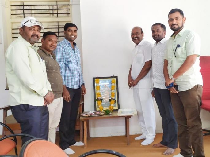 Greetings to Gadge Baba Maharaj in Pimpalgaon | गाडगेबाबा महाराज यांना पिंपळगावी अभिवादन