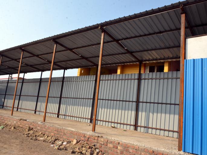 The pace of the busport in Parbhani did not come | परभणीतील बसपोर्टच्या कामाला येईना गती The pace of the busport in Parbhani did not come | परभणीतील बसपोर्टच्या कामाला येईना गती