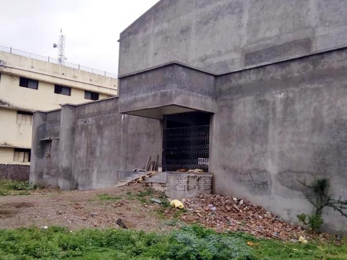 Parbhani: After completion of four years of completion, the completion of the game is completed | परभणी : क्रीडा संकुलनाचे काम ४ वर्षानंतरही होईना पूर्ण Parbhani: After completion of four years of completion, the completion of the game is completed | परभणी : क्रीडा संकुलनाचे काम ४ वर्षानंतरही होईना पूर्ण