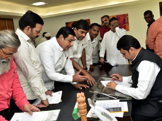 Parbhani: A severe drought in Manavat, Pathri and Sonpeth | परभणी : मानवत, पाथरी, सोनपेठमध्ये गंभीर दुष्काळ