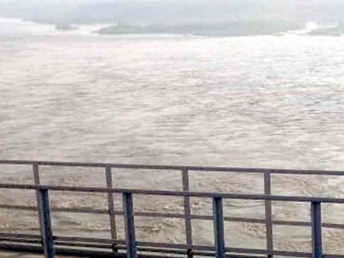 Parbhani: Water escaped for political selfishness? | परभणी : राजकीय स्वार्थासाठी पळविले पाणी ? Parbhani: Water escaped for political selfishness? | परभणी : राजकीय स्वार्थासाठी पळविले पाणी ?