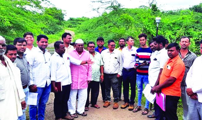 Solapur-Osmanabad railway line gaining momentum; Counting of villages in Uttar taluk has started | सोलापूर-उस्मानाबाद रेल्वे मार्गाला मिळतेय गती; उत्तर तालुक्यातील गावांची मोजणी सुरू