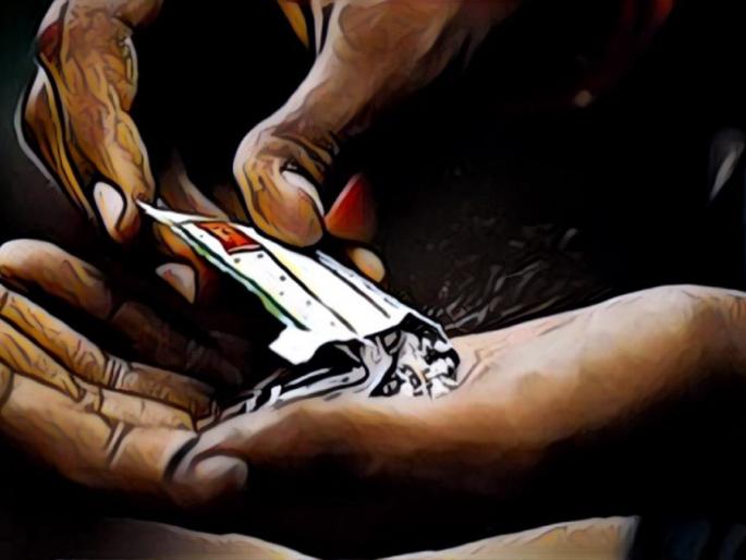 Open sale of gutkha in Dharangaon despite ban | बंदी असतानाही धरणगावात गुटख्याची खुलेआम विक्री Open sale of gutkha in Dharangaon despite ban | बंदी असतानाही धरणगावात गुटख्याची खुलेआम विक्री