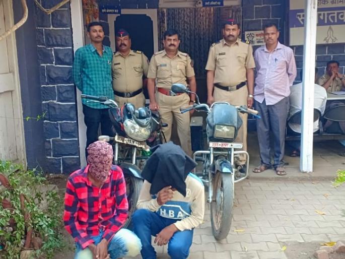 Satana police gets two-wheeler; Both arrested | सटाणा पोलिसांनी केल्या दुचाकी हस्तगत; दोघांना अटक Satana police gets two-wheeler; Both arrested | सटाणा पोलिसांनी केल्या दुचाकी हस्तगत; दोघांना अटक
