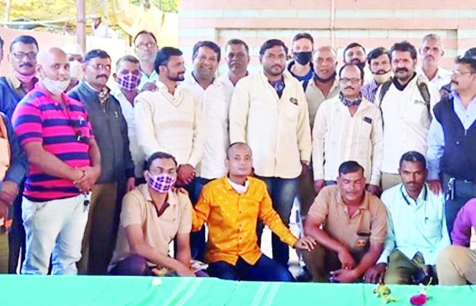 Dhongade as the president of Sinnar ST Kamgar Sena | सिन्नर एसटी कामगार सेनेच्या अध्यक्षपदी धोंगडे