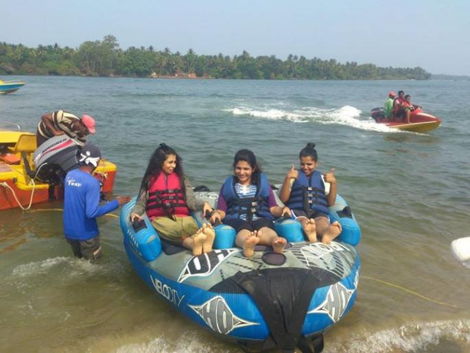 Tourism flourished in Malvan, the sea coast is the most preferred choice | मालवणमध्ये पर्यटन बहरले, समुद्र किनाऱ्याना सर्वाधिक पसंती Tourism flourished in Malvan, the sea coast is the most preferred choice | मालवणमध्ये पर्यटन बहरले, समुद्र किनाऱ्याना सर्वाधिक पसंती
