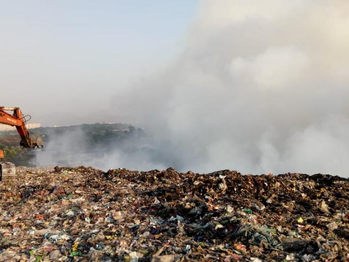 Thanana's lamp dumping fire again; Dhulia empire | ठाण्याच्या दिवा डम्पिंगला पुन्हा आग; धुराचे साम्राज्य Thanana's lamp dumping fire again; Dhulia empire | ठाण्याच्या दिवा डम्पिंगला पुन्हा आग; धुराचे साम्राज्य