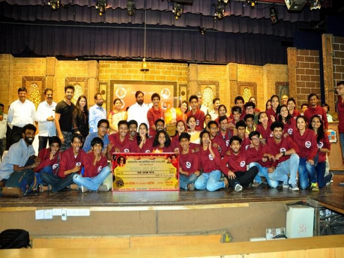 Professor of Marathi theater, Profalbhav, Dr. Girish Oak's rendition | मराठी रंगभूमीचा प्रेक्षक प्रगल्भ, डा. गिरीश ओक यांचे प्रतिपादन