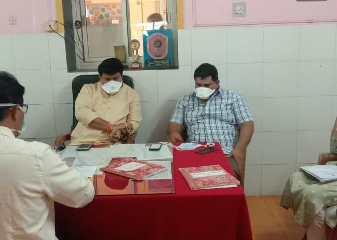 corona virus - Take proper care of Corona: Uday Samant, review taken at Kankavali Hospital | corona virus -कोरोनाबाबत योग्य ती काळजी घ्या : उदय सामंत, कणकवली रूग्णालयात घेतला आढावा corona virus - Take proper care of Corona: Uday Samant, review taken at Kankavali Hospital | corona virus -कोरोनाबाबत योग्य ती काळजी घ्या : उदय सामंत, कणकवली रूग्णालयात घेतला आढावा