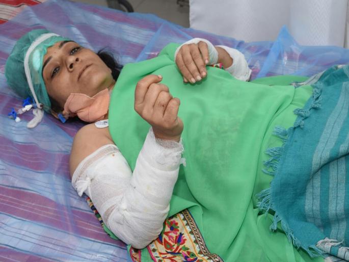 Not being able to get a divorce, Javiya Chakahala of Mumbai, mother-in-law and wife, Gambhir | घटस्फोट मिळत नाही म्हणून मुंबईच्या जावयाचा चाकूहल्ला, सासू ठार, पत्नी गंभीर Not being able to get a divorce, Javiya Chakahala of Mumbai, mother-in-law and wife, Gambhir | घटस्फोट मिळत नाही म्हणून मुंबईच्या जावयाचा चाकूहल्ला, सासू ठार, पत्नी गंभीर