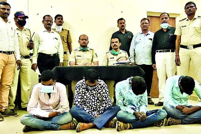 Gang Areseted cheats by showing girls for marriage | लग्नासाठी मुली दाखवून फसवणूक करणाऱ्या टाेळीला ठाेकल्या बेड्या