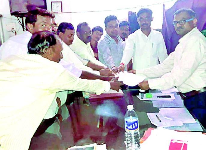 Bondline donation is not received | बोंडअळीचे अनुदान मिळाले नाही