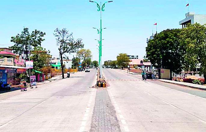 Market, unannounced ban on major roads | बाजारपेठ, प्रमुख रस्त्यांवर अघोषित संचारबंदी