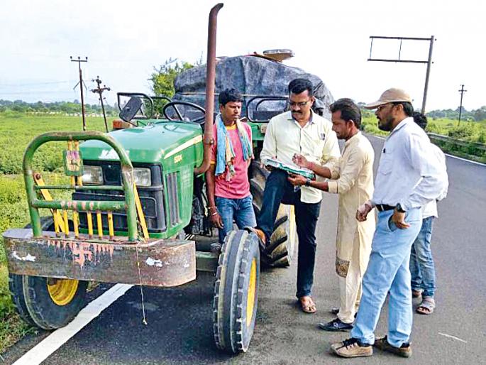 106 wheat bags of state government seized | शासकीय गव्हाचे १०६ पोते जप्त 106 wheat bags of state government seized | शासकीय गव्हाचे १०६ पोते जप्त