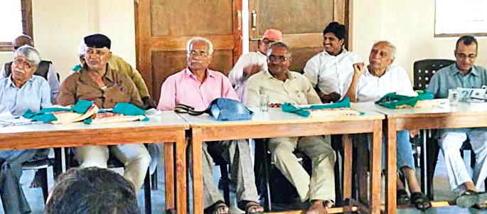 Farmers can not afford political, social status | राजकीय नाही तर सामाजिक स्तरावर शेतकºयांचे हीत जोपासावे Farmers can not afford political, social status | राजकीय नाही तर सामाजिक स्तरावर शेतकºयांचे हीत जोपासावे