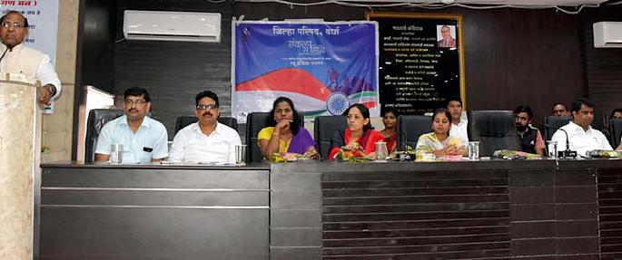 Today's generations take history of Wardha across the country | आजच्या पिढीने वर्ध्याचा इतिहास देशपातळीवर न्यावा Today's generations take history of Wardha across the country | आजच्या पिढीने वर्ध्याचा इतिहास देशपातळीवर न्यावा