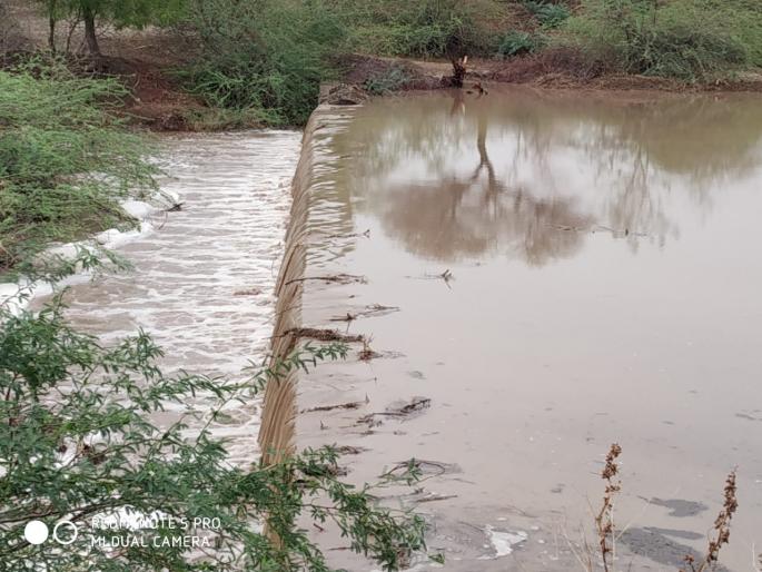 The mansion of the Kolhapur system, 70 meters long on the Mhalungi River | म्हाळुंगी नदीवर ७० मीटर लांब कोल्हापूर पध्दतीचा बंधारा   The mansion of the Kolhapur system, 70 meters long on the Mhalungi River | म्हाळुंगी नदीवर ७० मीटर लांब कोल्हापूर पध्दतीचा बंधारा