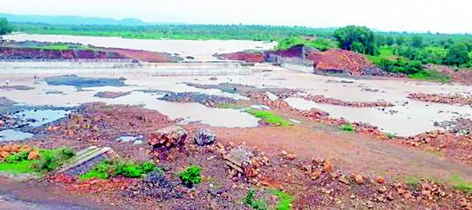 Six days' supply of water in Digras city | दिग्रस शहरात सहा दिवसांआड मिळते पाणी Six days' supply of water in Digras city | दिग्रस शहरात सहा दिवसांआड मिळते पाणी