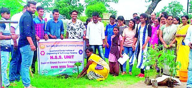 Tree plantation at Sakhkhas school 'JDIET' | सोनखास शाळेत वृक्षारोपण ‘जेडीआयईटी’चे Tree plantation at Sakhkhas school 'JDIET' | सोनखास शाळेत वृक्षारोपण ‘जेडीआयईटी’चे