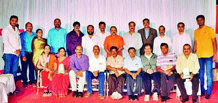 The doctor will be given the Prabhbudhushan award | डॉक्टरांना प्रभागभूषण पुरस्कार प्रदान