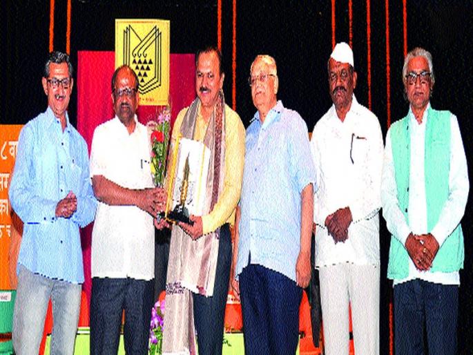  Maharashtra has the opportunity to lead the country: Suresh Bhatevara | देशाच्या नेतृत्वाची संधी महाराष्टलाच :सुरेश भटेवरा