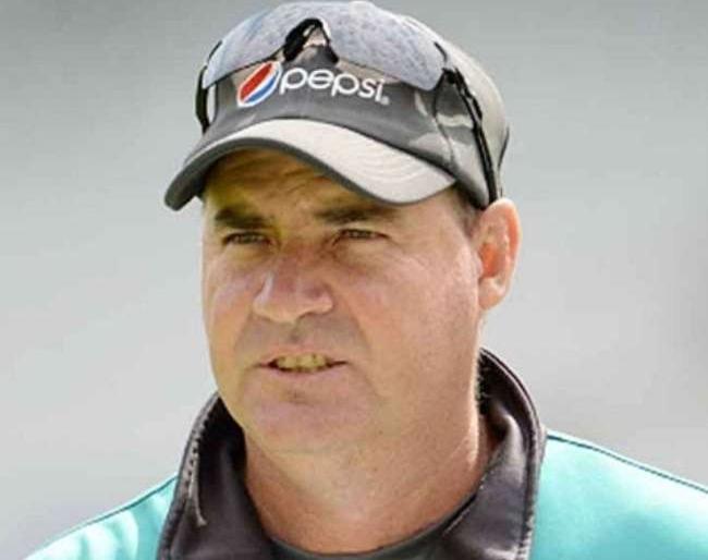 ICC World Cup 2019: Pakistan coach to commit suicide last Sunday, but why ... | ICC World Cup 2019: पाकिस्तानचे प्रशिक्षक गेल्या रविवारी करणार होते आत्महत्या, पण का...