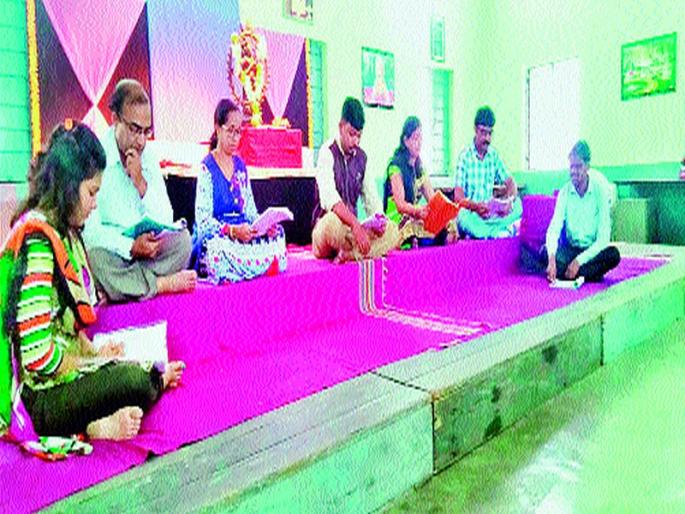 The color trainings of drama competitions begin | नाट्य स्पर्धांच्या रंगीत तालमींना सुरुवात The color trainings of drama competitions begin | नाट्य स्पर्धांच्या रंगीत तालमींना सुरुवात