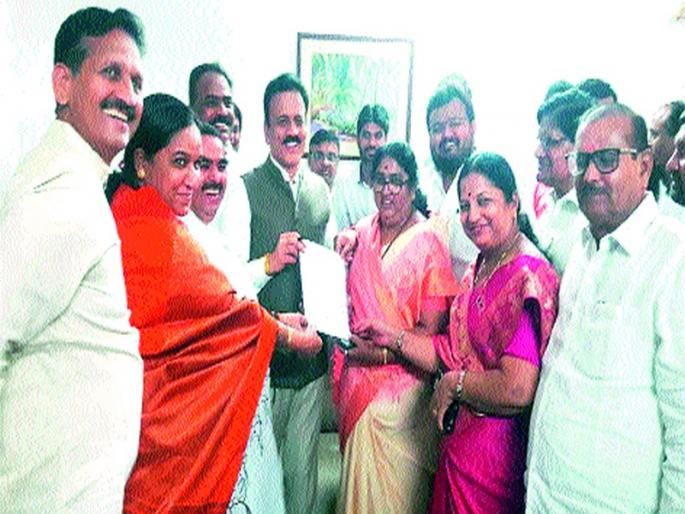 To save water from the Gangapur dam, save Mahajan | गंगापूर धरणातून पाणी आरक्षणासाठी महाजन यांना साकडे To save water from the Gangapur dam, save Mahajan | गंगापूर धरणातून पाणी आरक्षणासाठी महाजन यांना साकडे