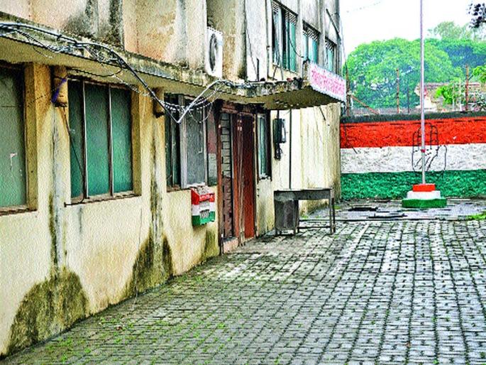 The glorious Congress in the district began to take over | जिल्ह्यातील वैभवशाली कॉँग्रेसला लागले ग्रहण  The glorious Congress in the district began to take over | जिल्ह्यातील वैभवशाली कॉँग्रेसला लागले ग्रहण