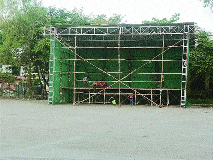 A window passenger Ganesh Mandal door | एक खिडकी पथक गणेश मंडळांच्या दारी A window passenger Ganesh Mandal door | एक खिडकी पथक गणेश मंडळांच्या दारी